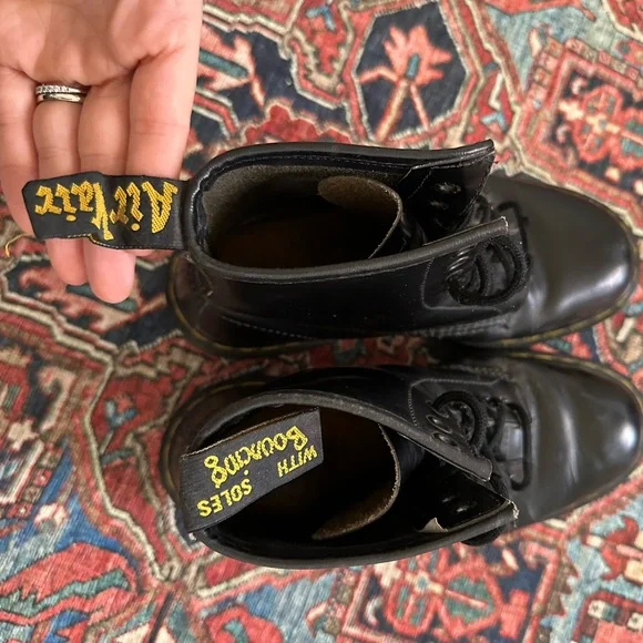 Dr. Martens Black Leather Boots MADE IN ENGLAND - Picture 4 of 9